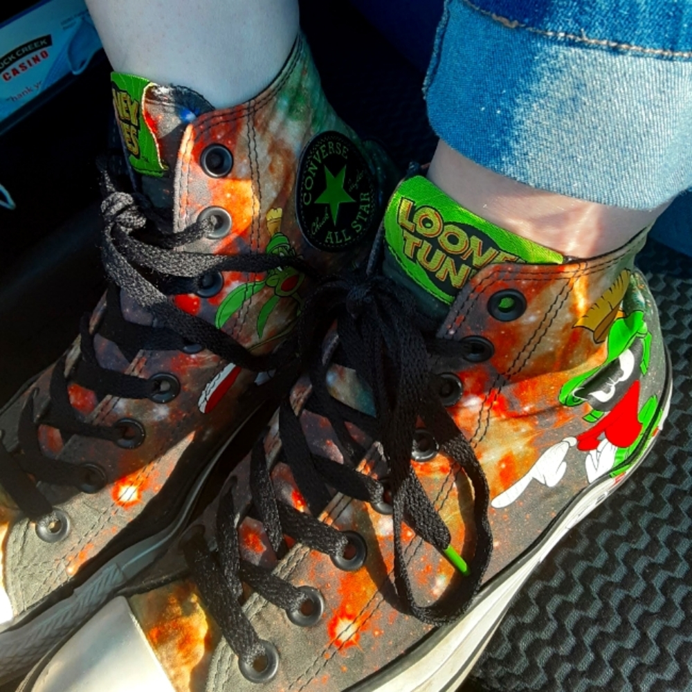 Looney Toons Converse All Star Chuck Taylors size 8 womens